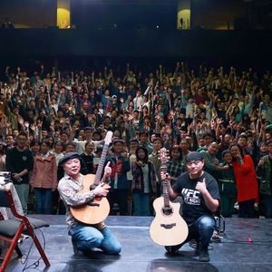 男生互嗦鸡吧暗夜男同学的性爱之恋泡芙短视频
